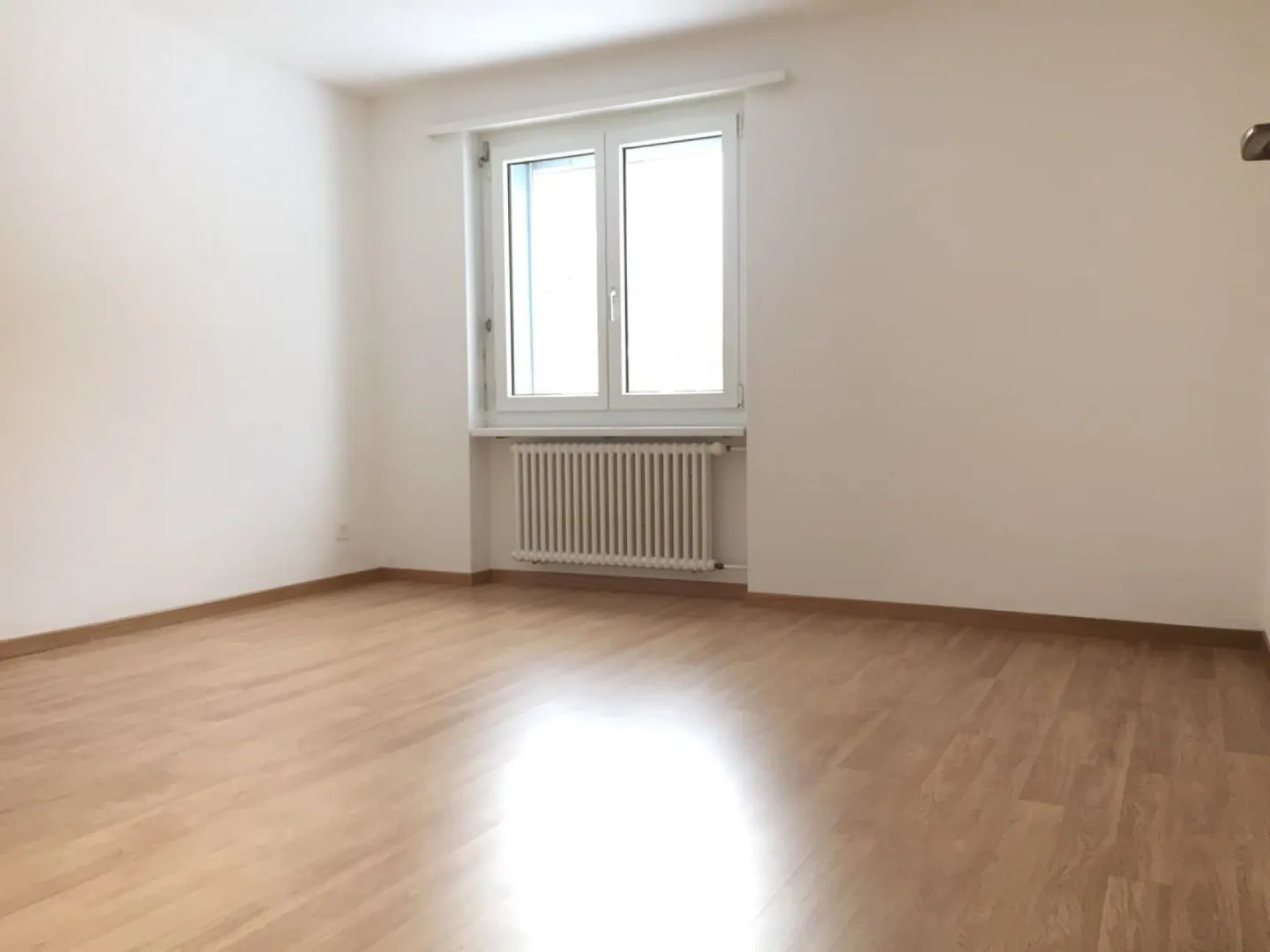 Top Sanierte 4- Zimmerwohnung mit grossen Spielplatz - Foto 6 von 9