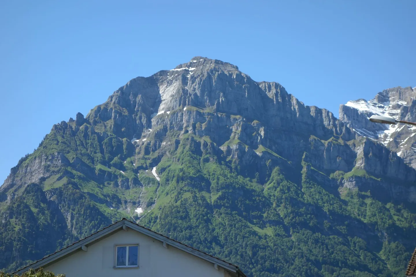 Top Sanierte 4- Zimmerwohnung mit grossen Spielplatz - Foto 8 von 9