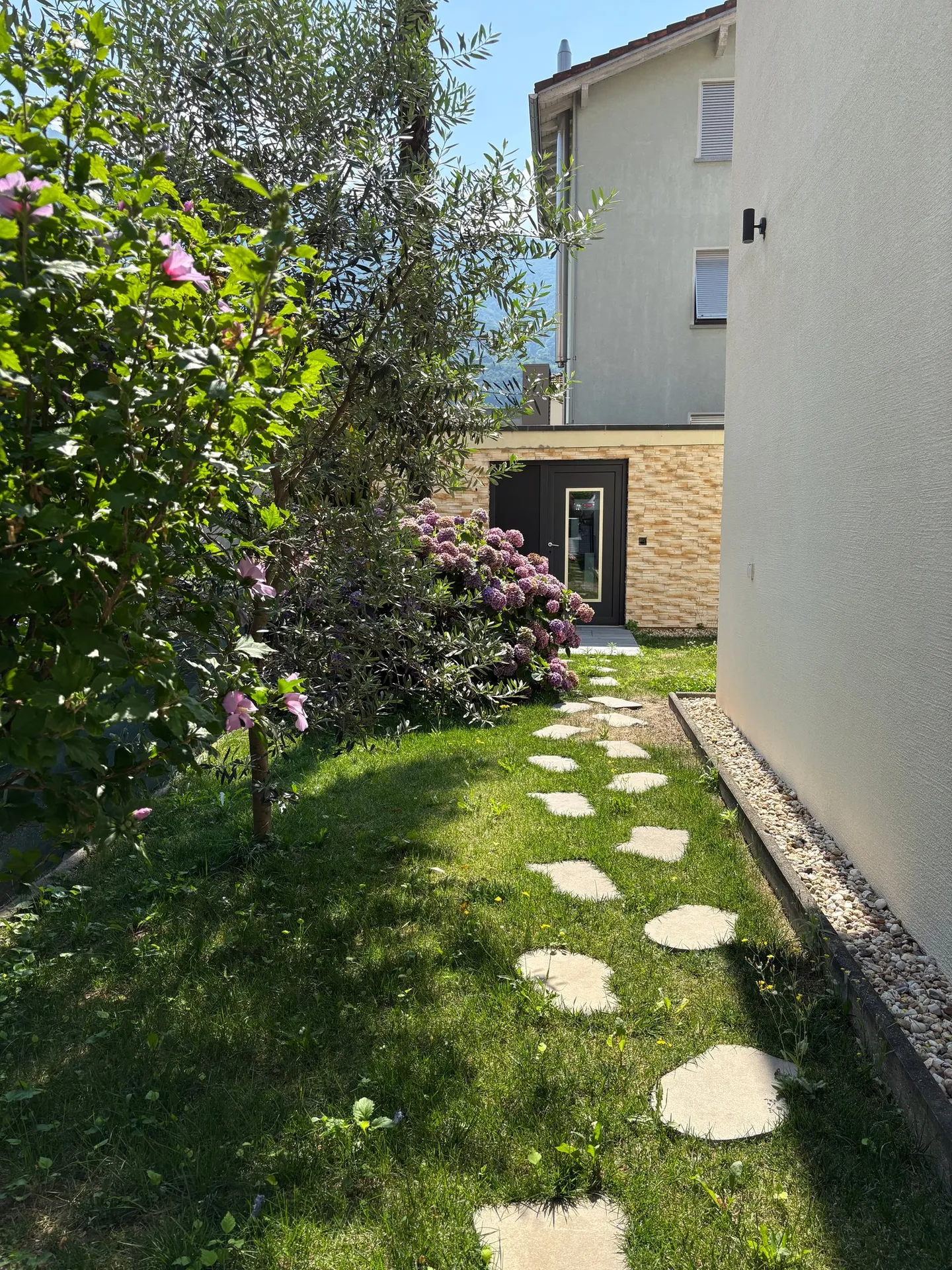 Exclusive single-family house in a privileged location in Bellinzona - Photo 24 of 26