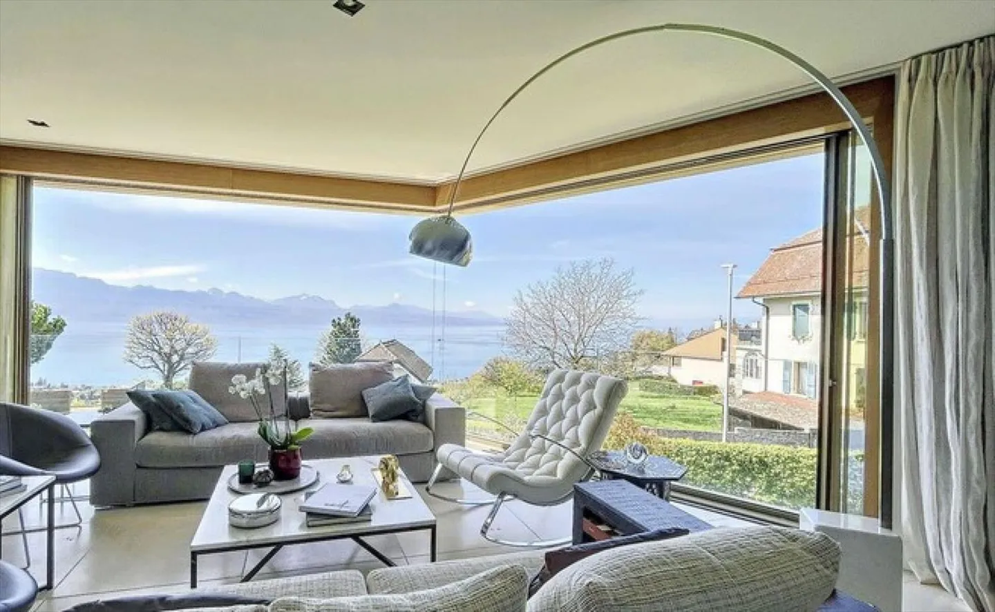 Appartamento con vista mozzafiato sul lago e sulle montagne - Foto 1 di 12
