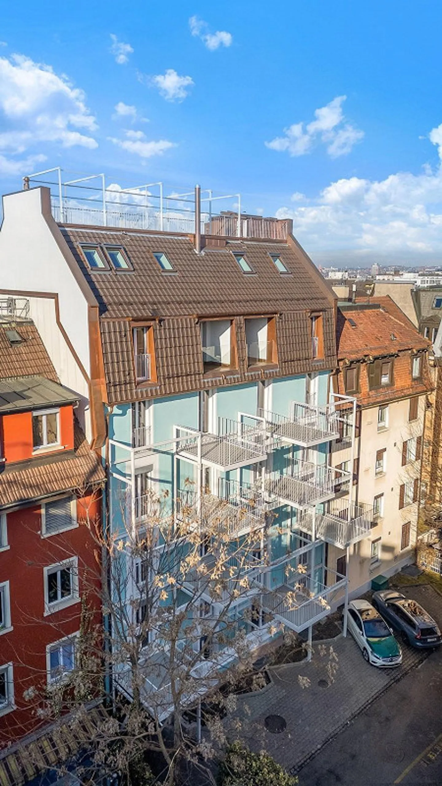Modern Apartment with Sunny Balconies - Photo 2 of 13