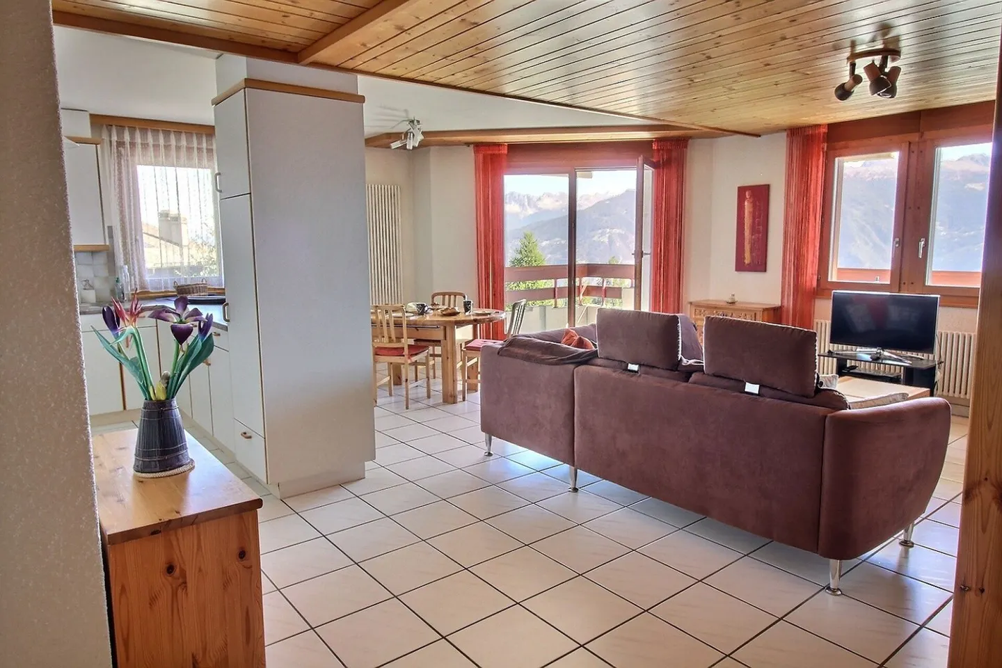 Charmante Wohnung mit Alpenblick - Foto 2 von 11