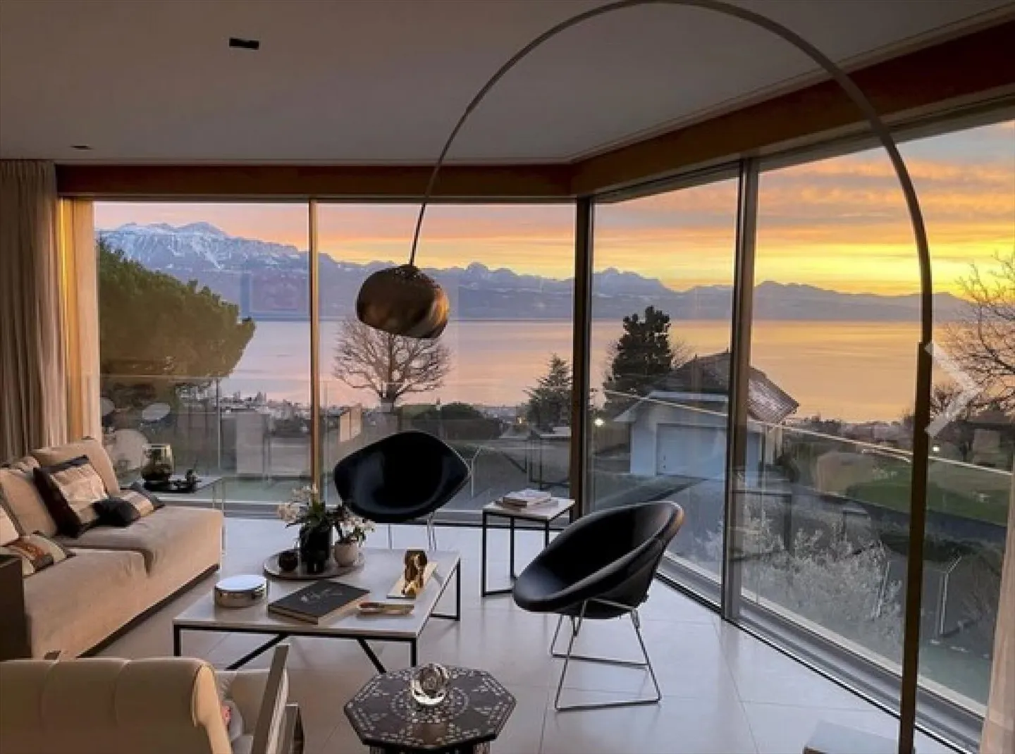 Appartamento con vista mozzafiato sul lago e sulle montagne - Foto 10 di 12