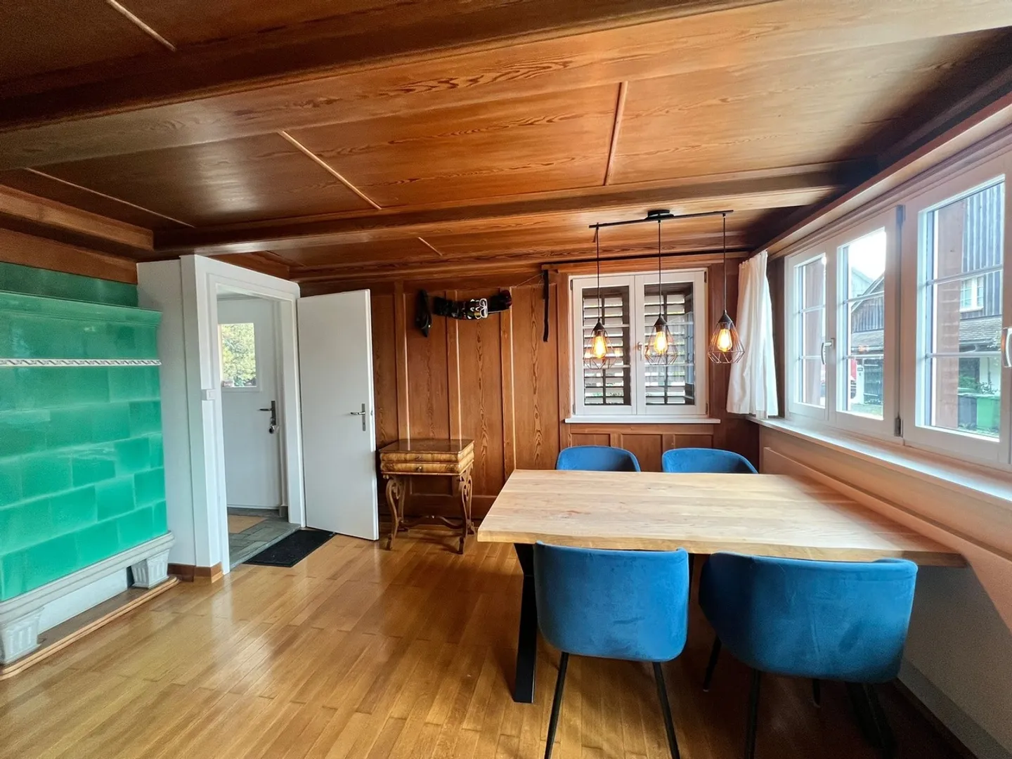 Charming 3.5 Room Apartment - Triplex - Photo 2 of 12