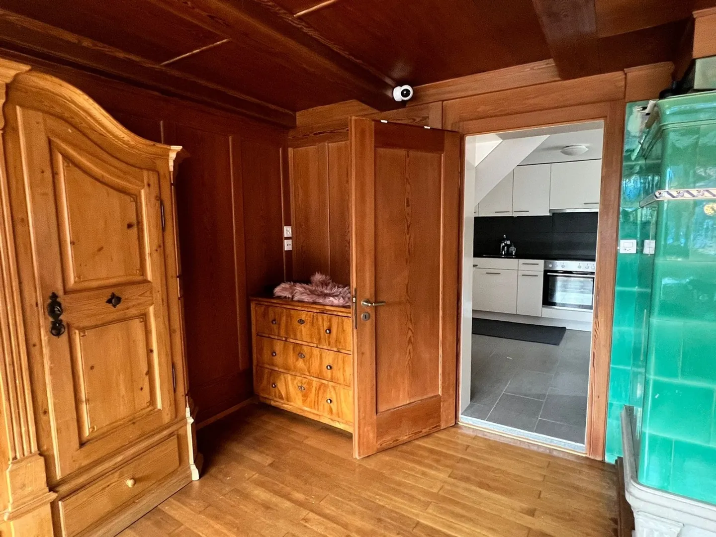 Charming 3.5 Room Apartment - Triplex - Photo 3 of 12