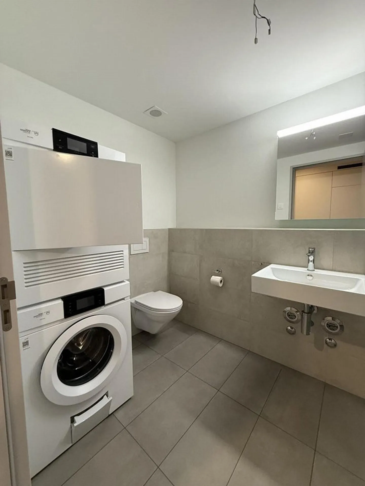 1.5-Room New Apartment in Zurich-Schwamendingen (Looking for a New Tenant) - Photo 2 of 7