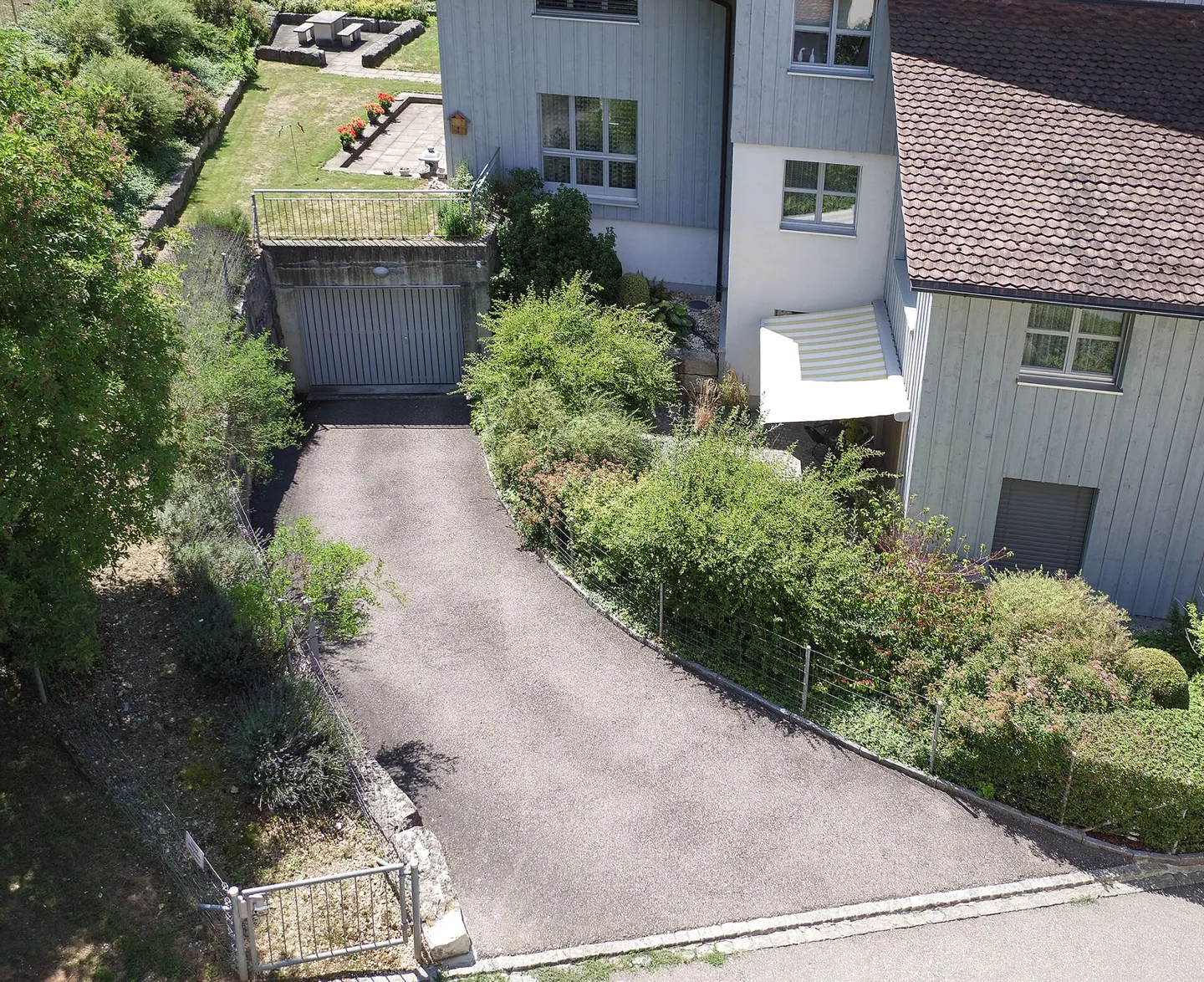 Parking space in a central location in Pratteln - Photo 2 of 3