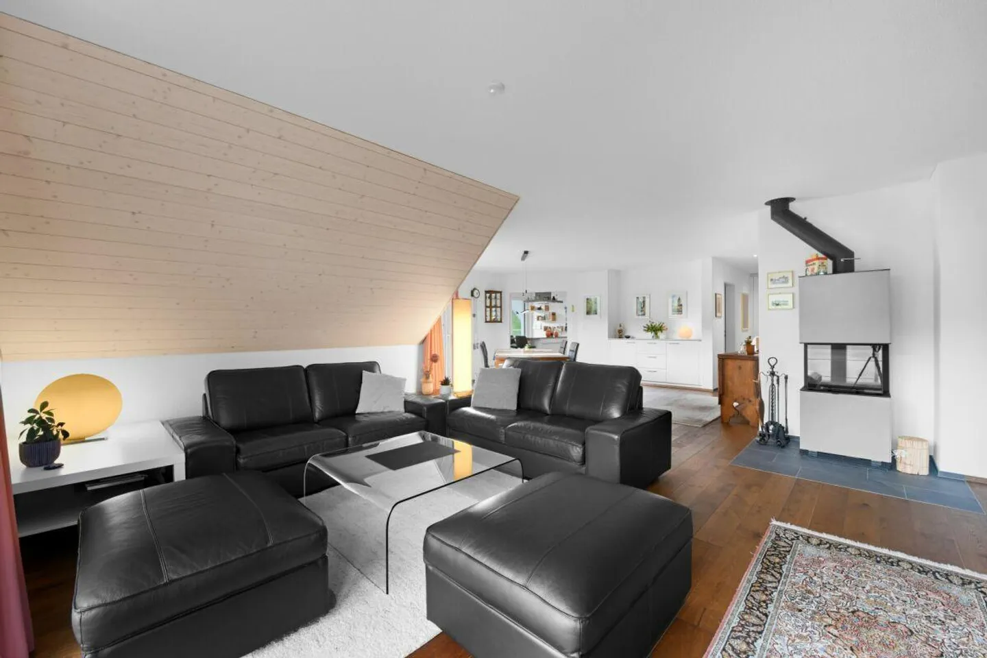 Hochwertige 3.5-Zimmer-Dachwohnung  mit traumhafter Sicht auf den S... - Foto 5 von 30