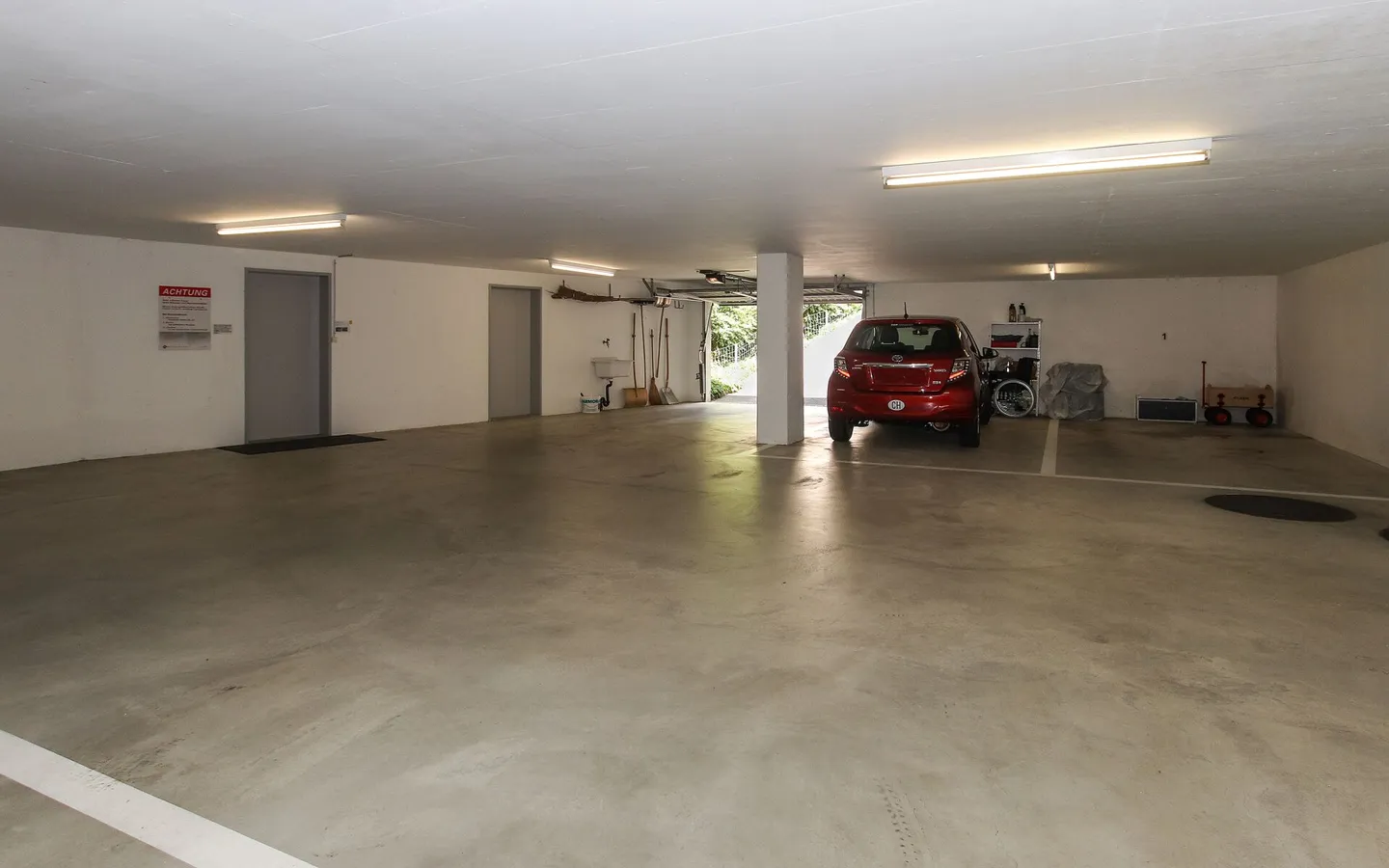 Parking space in a central location in Pratteln - Photo 3 of 3