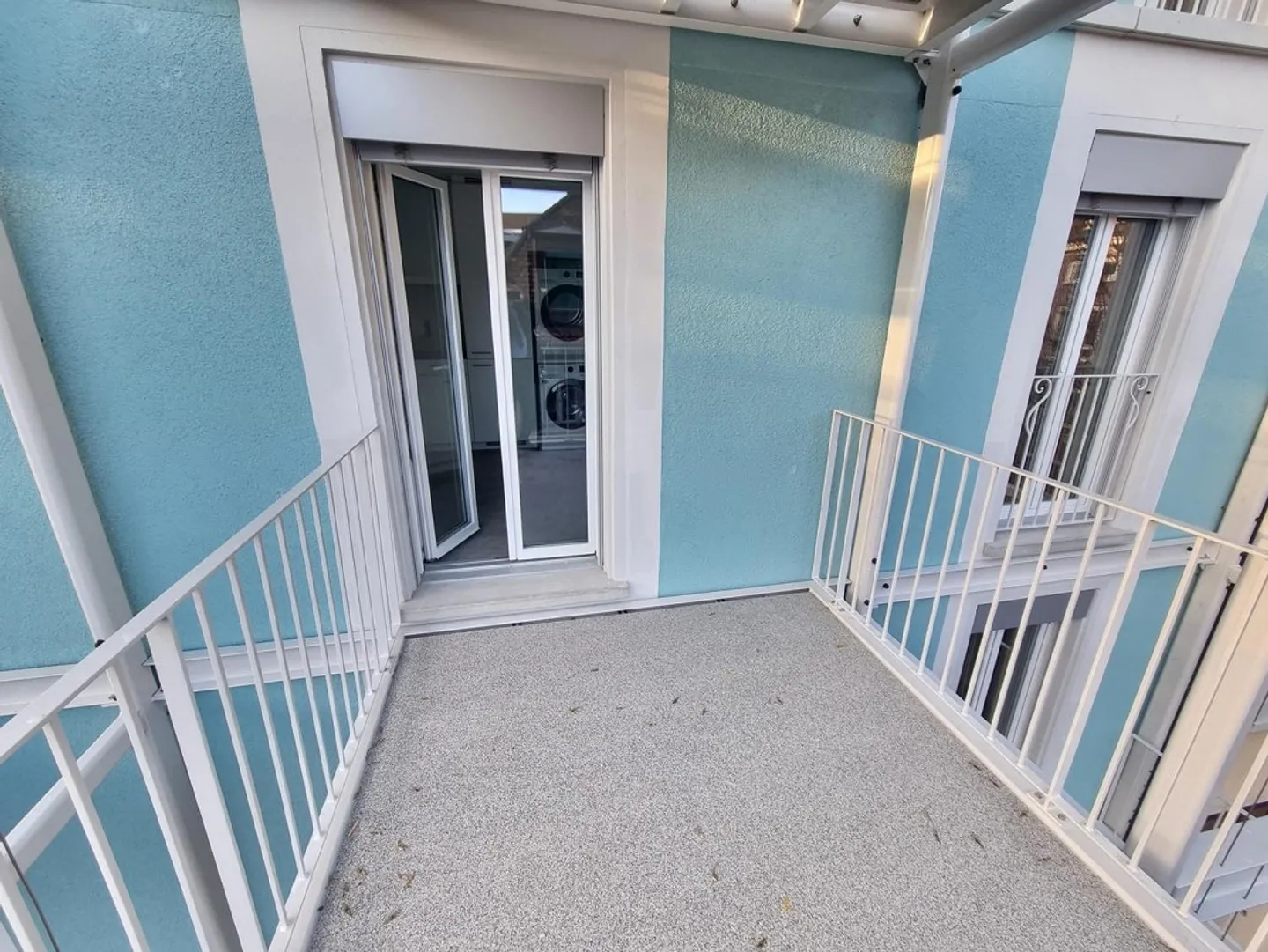 Modern Apartment with Sunny Balconies - Photo 12 of 13