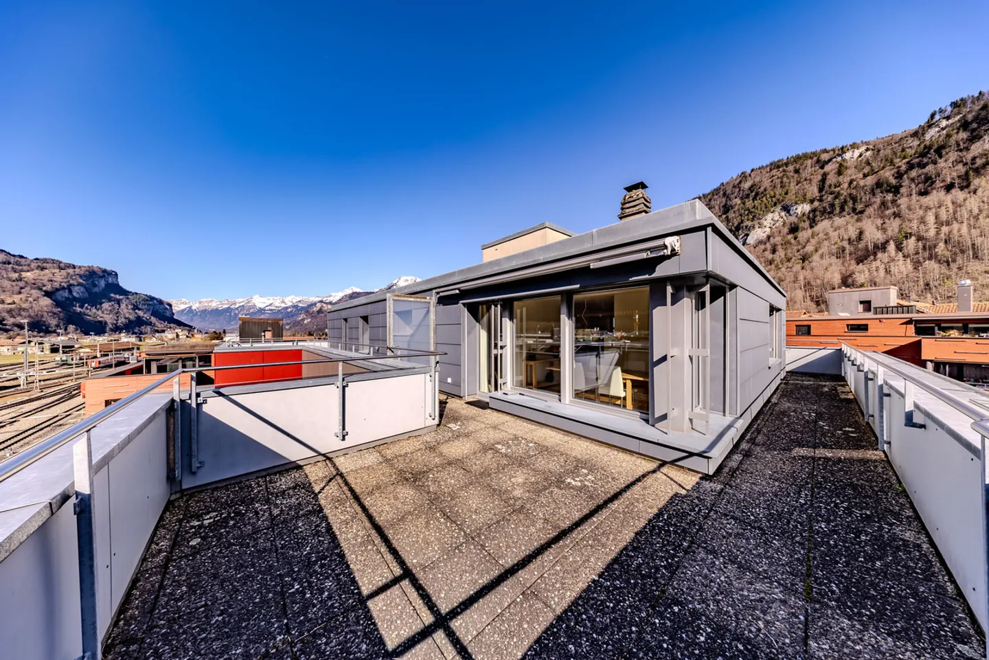 Stilvolles Penthouse mit Terrasse - Foto 7 von 8