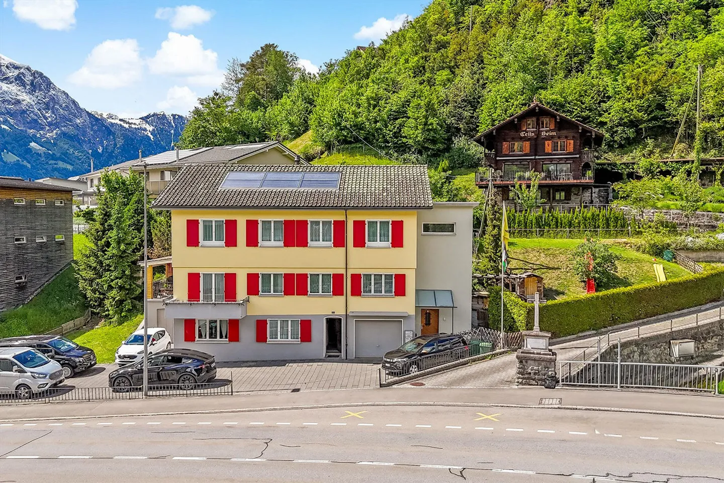 Mehrfamilienhaus in Bürglen - Foto 1 von 13
