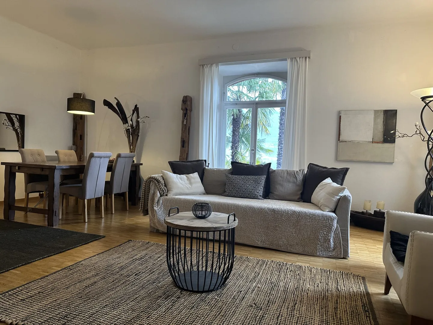 House section with 150m² garden - Photo 1 of 16