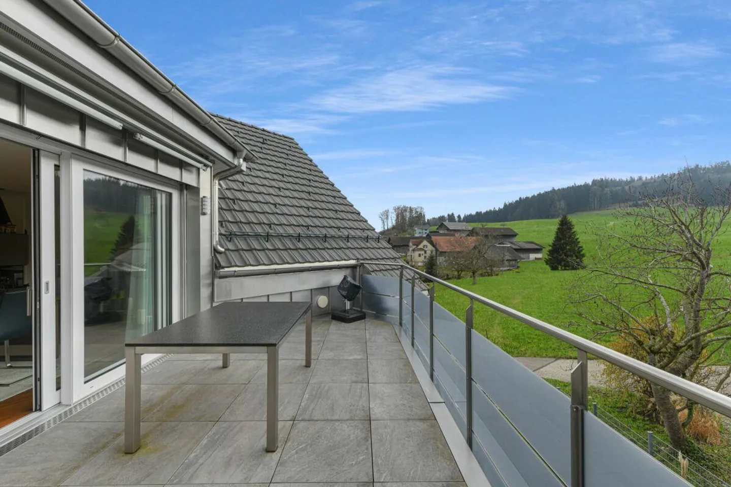 Hochwertige 3.5-Zimmer-Dachwohnung  mit traumhafter Sicht auf den S... - Foto 13 von 30