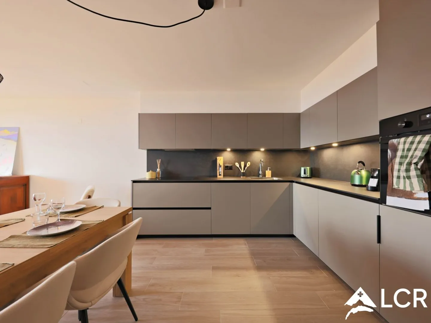 2,5 Zimmer mit einer atemberaubenden Aussicht - Innenpool - Foto 5 von 10