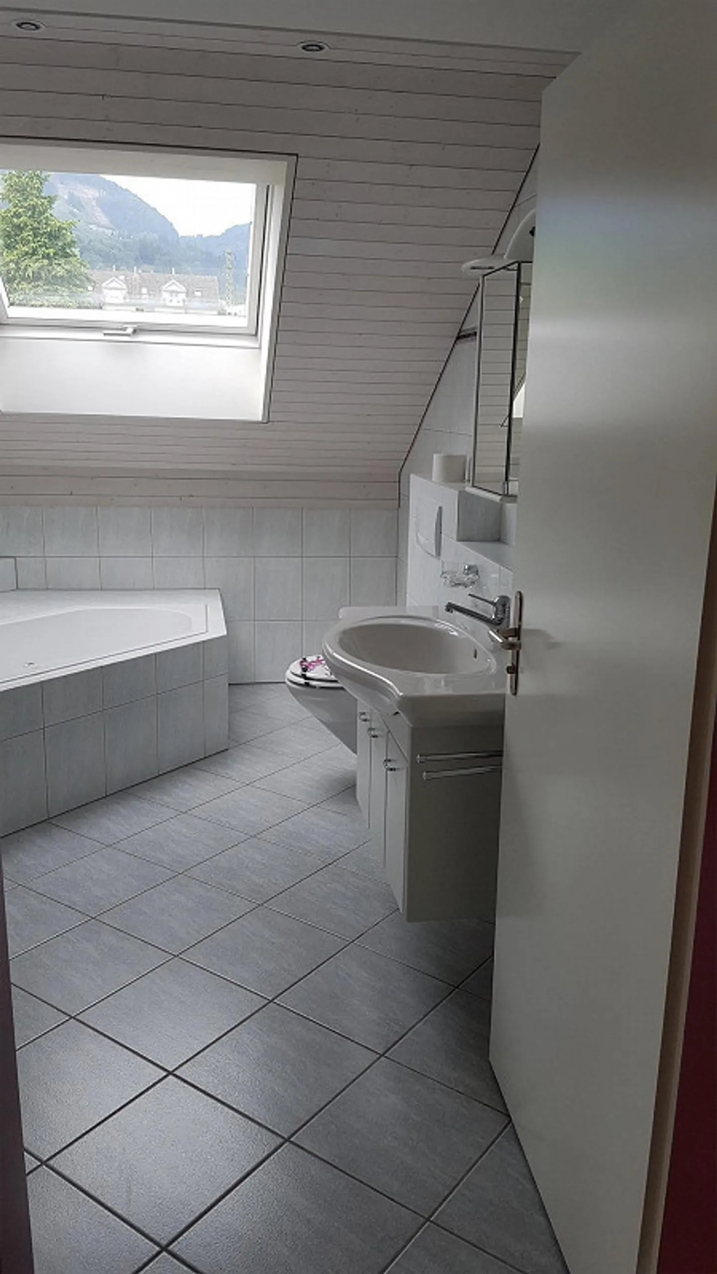 Exklusive 3.5 Zim. Wohnung - Foto 10 von 16