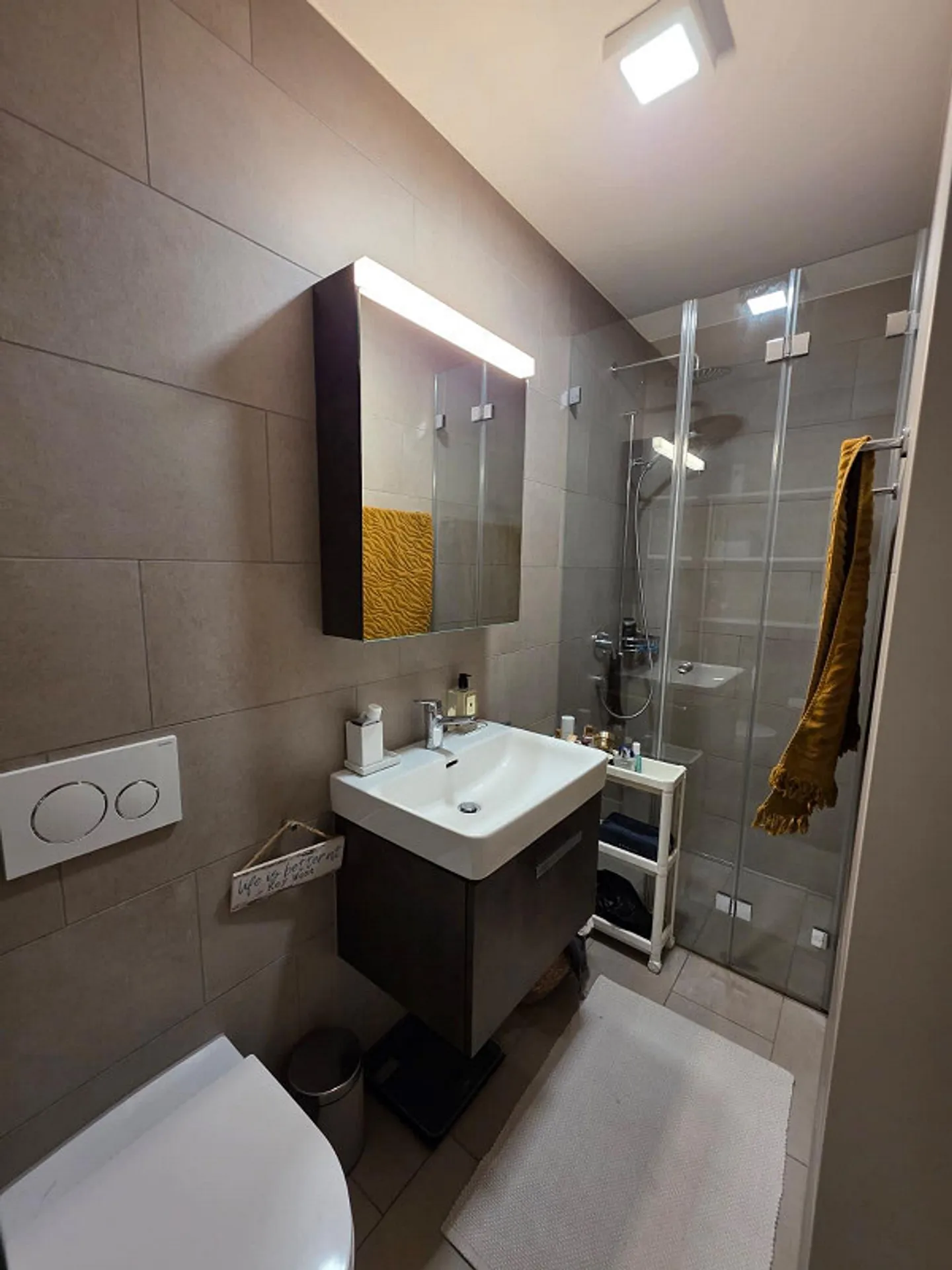 Moderne 3,5-Zimmer-Wohnung mit Balkon in Zürich / Greencity - Foto 4 von 8