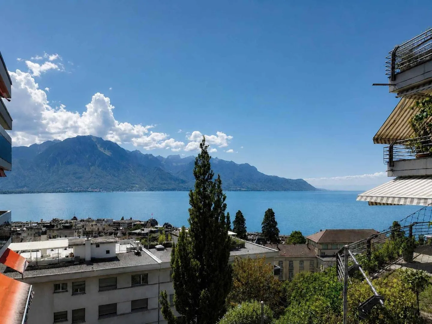 Charmante Wohnung mit Seeblick - Foto 1 von 7