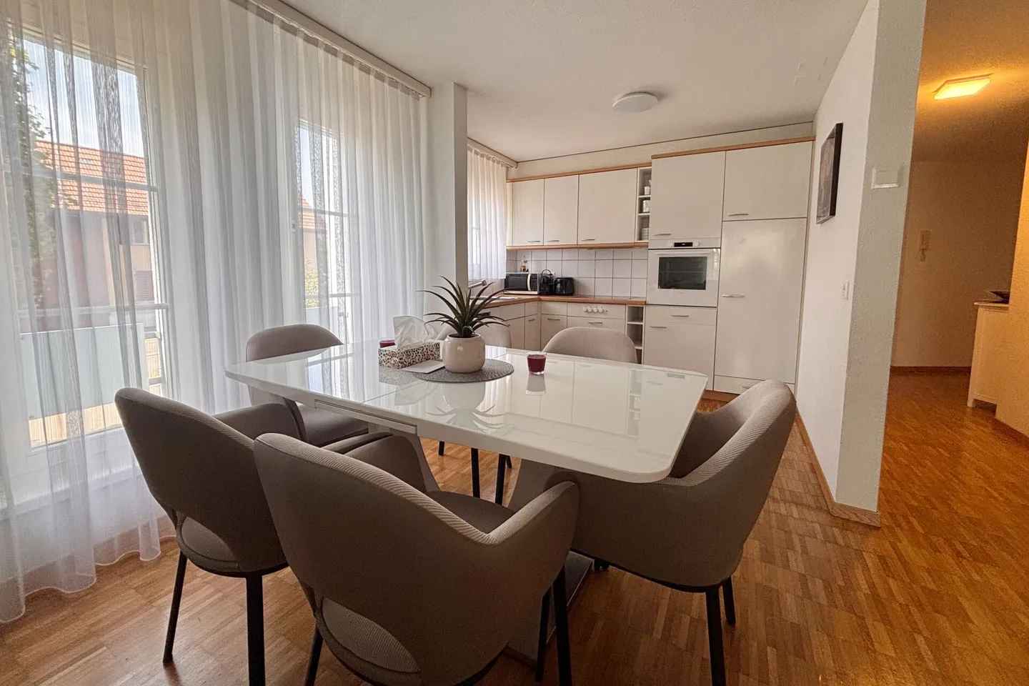 Zentral gelegene Erdgeschosswohnung mit Garten - Foto 3 von 13