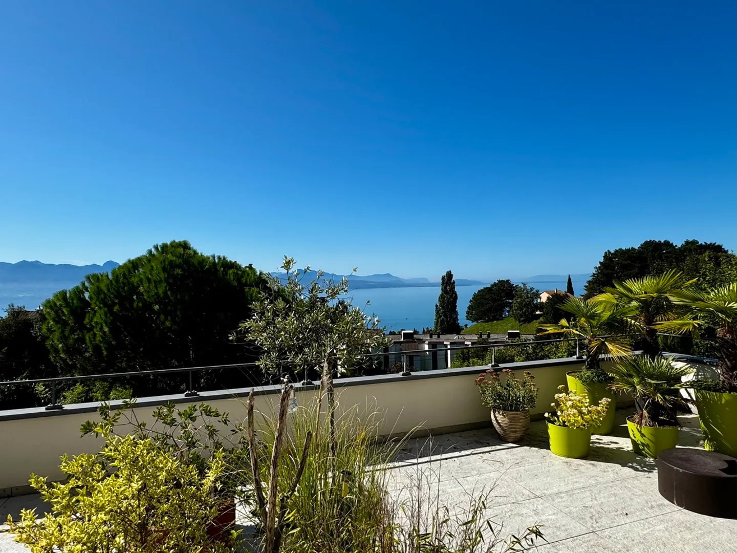 4.5-room apartment with terrace and panoramic view of the lake - Photo 18 of 24