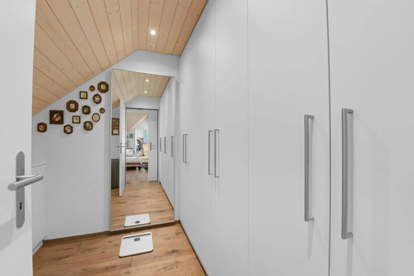 Hochwertige 3.5-Zimmer-Dachwohnung  mit traumhafter Sicht auf den S... - Foto 24 von 30