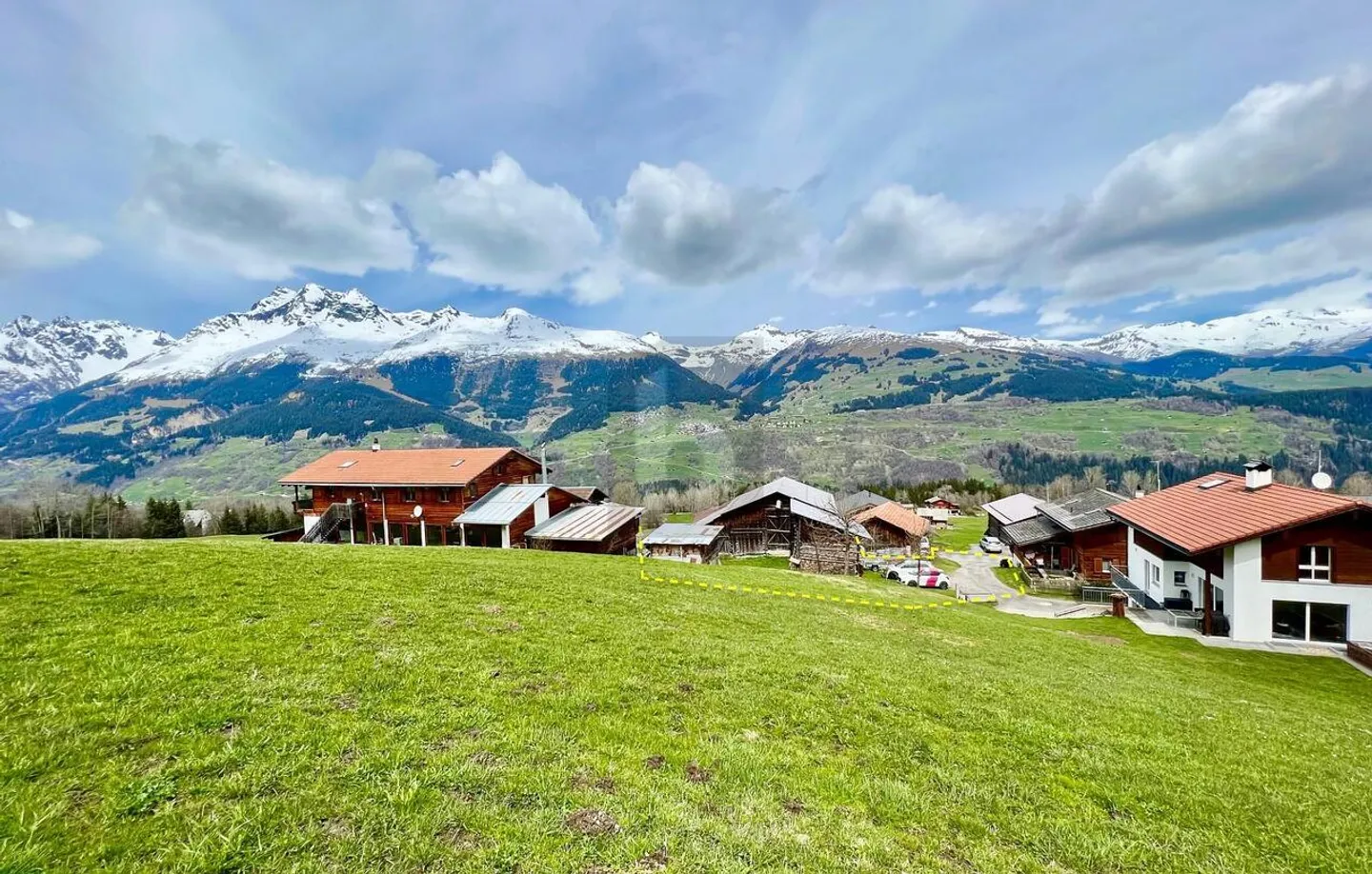 EINMALIGE WEITSICHT AN RUHIGER LAGE - Foto 1 von 3