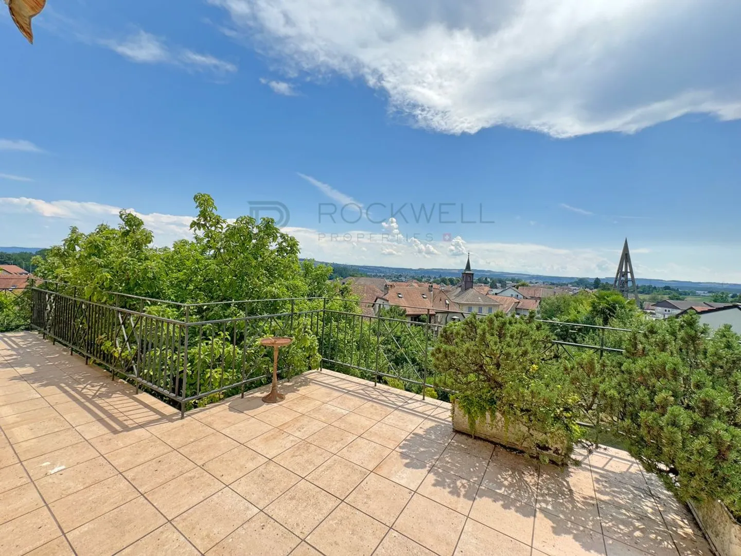 Casa unifamiliare con vista a 180 gradi - Foto 3 di 12