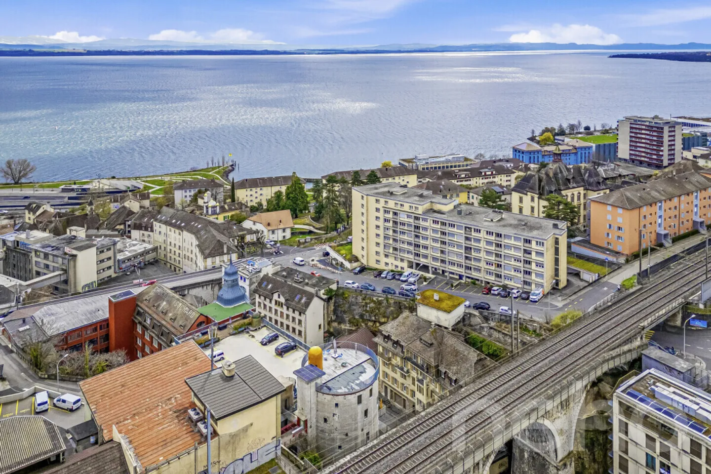 Einzigartig: Industrieloft 2,5 Zimmer von 99 m² in der Nähe des Sees und der Verkehrsanbindungen - Foto 4 von 12