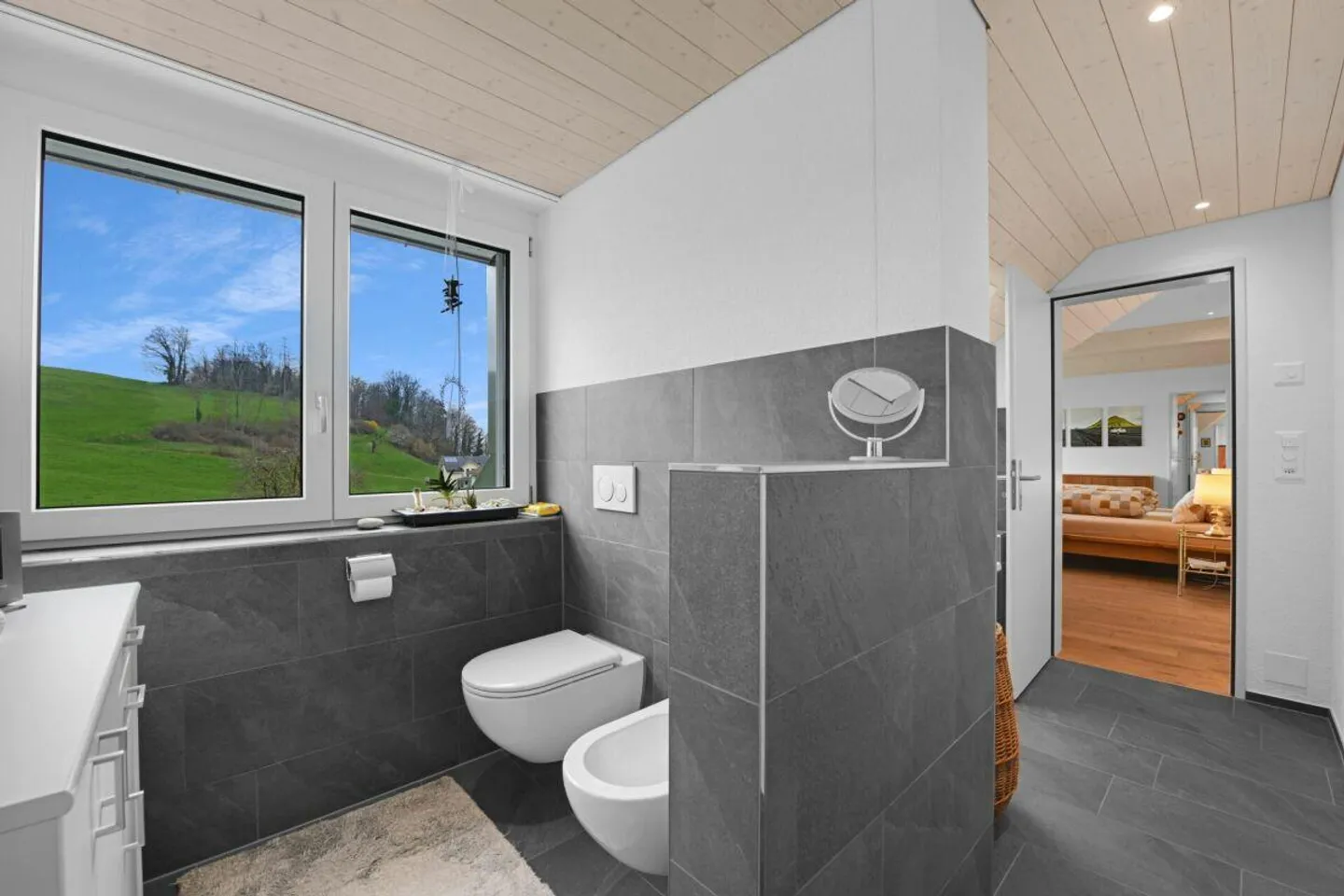 Hochwertige 3.5-Zimmer-Dachwohnung  mit traumhafter Sicht auf den S... - Foto 28 von 30