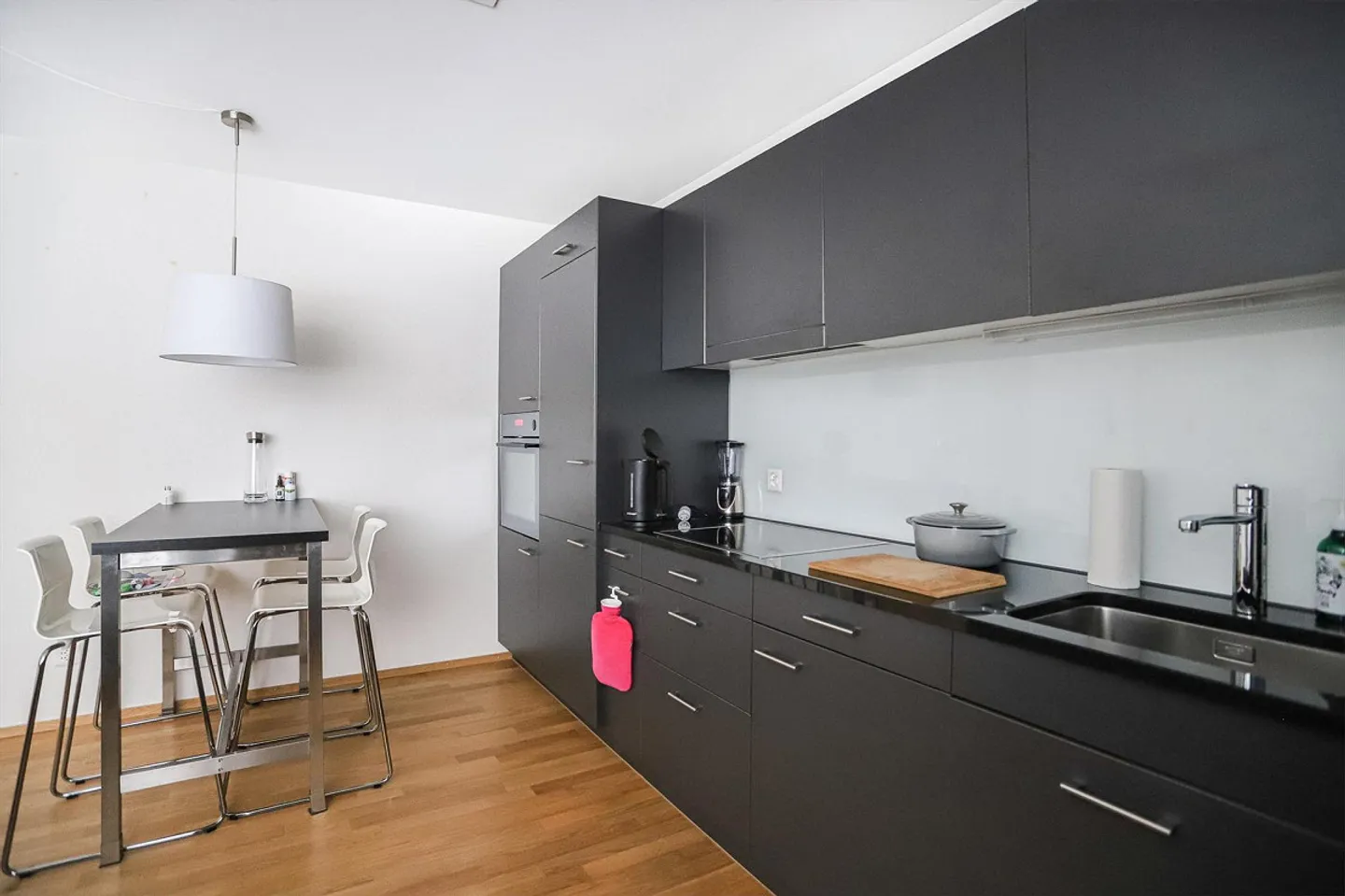 Stylish and Central - Photo 2 of 6