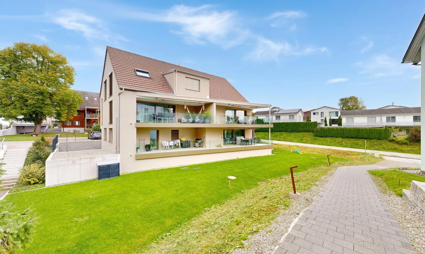 Helle 4.5-Zimmer-Maisonettewohnung mit Balkon und viel Raum für Ideen - Foto 1 von 11