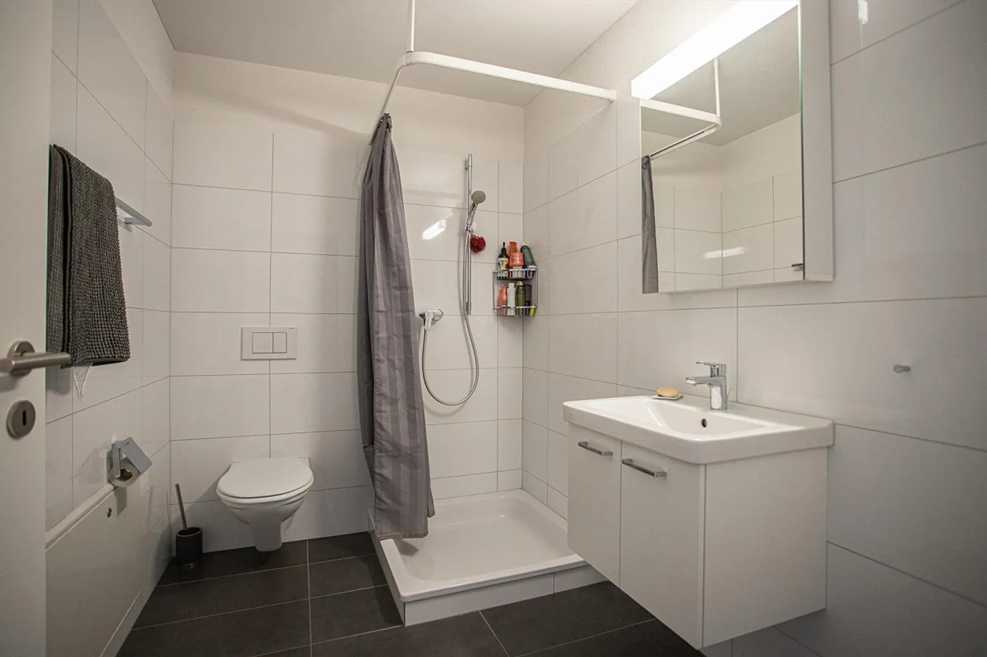 Stylish and Central - Photo 5 of 6