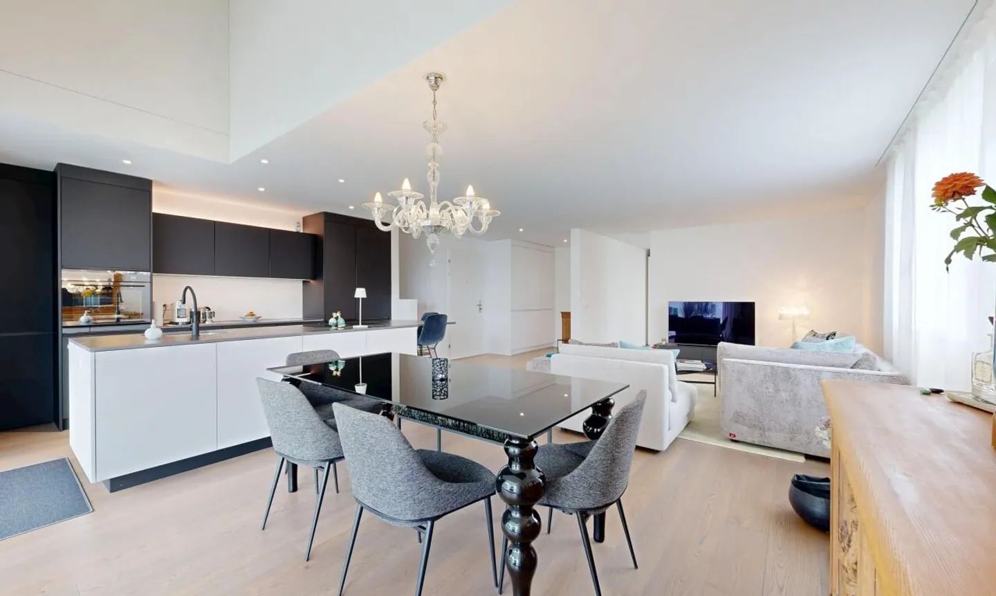 Helle 4.5-Zimmer-Maisonettewohnung mit Balkon und viel Raum für Ideen - Foto 2 von 11