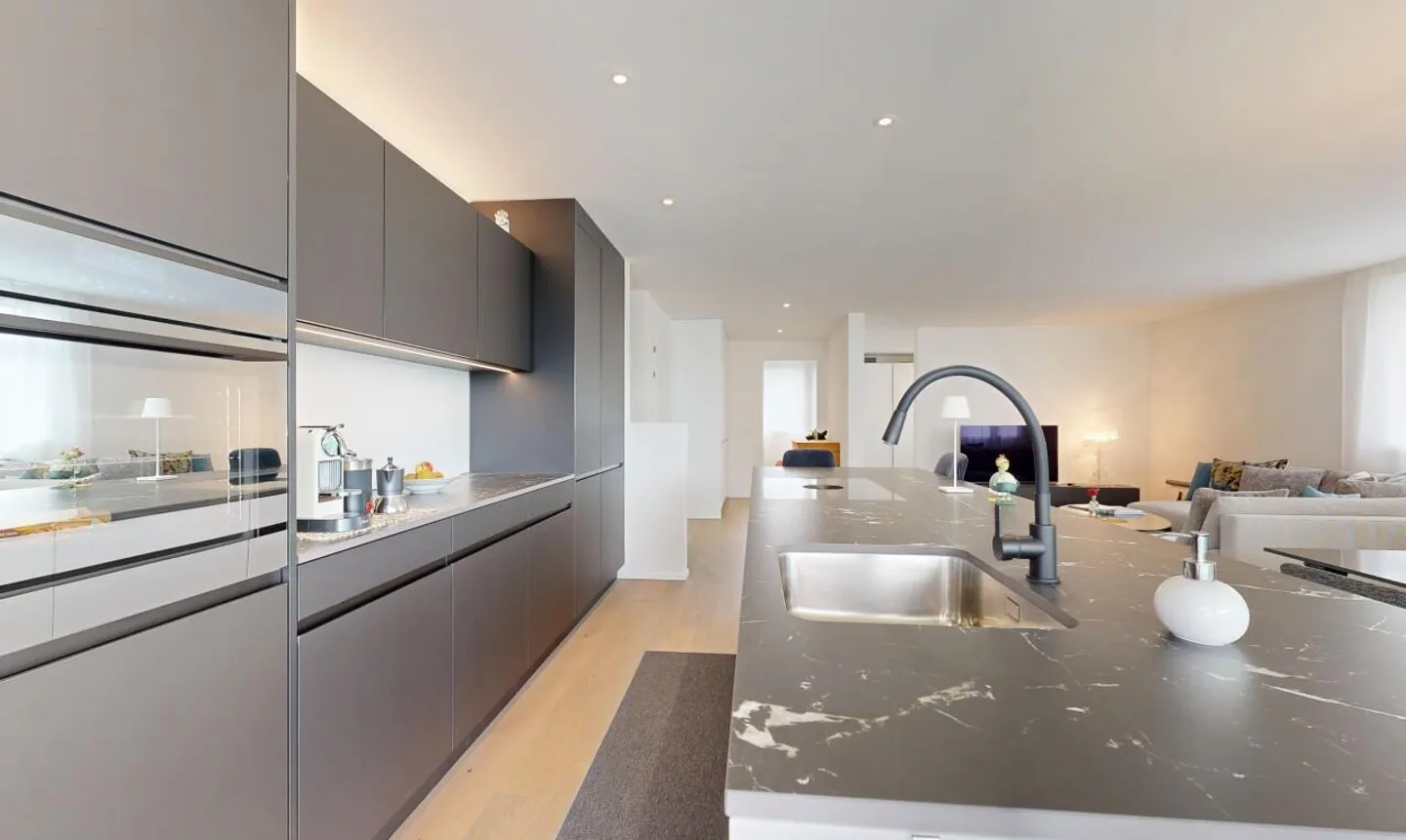 Helle 4.5-Zimmer-Maisonettewohnung mit Balkon und viel Raum für Ideen - Foto 3 von 11