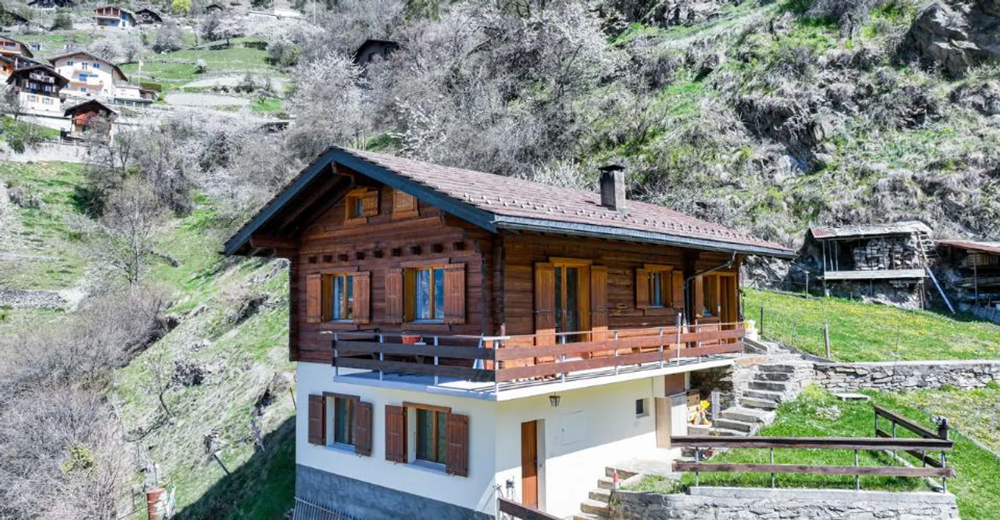 Chalet Incantevole con Vista Mozzafiato - Foto 1 di 13