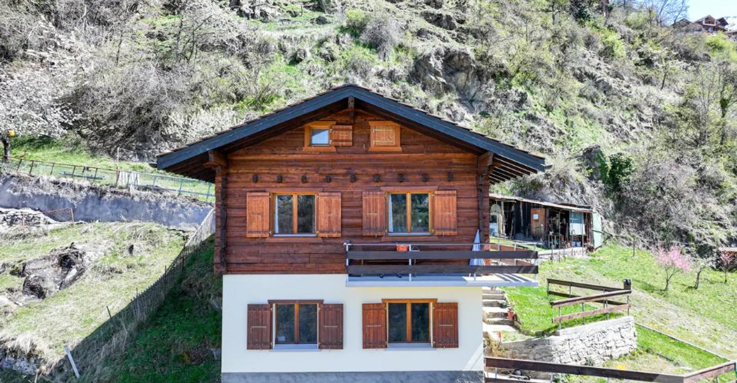 Chalet Incantevole con Vista Mozzafiato - Foto 2 di 13