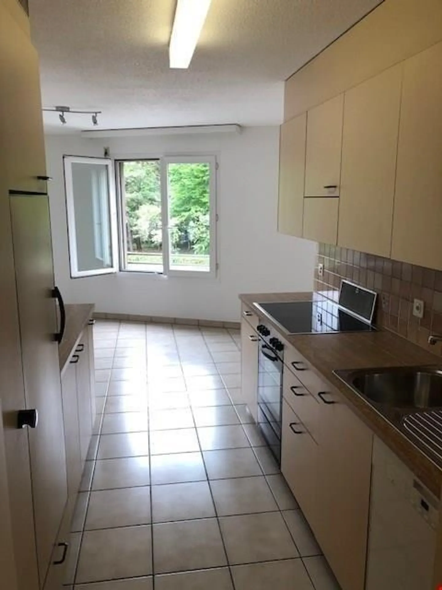 4.5-room apartment with large terrace in Weissenbühl - Photo 2 of 9