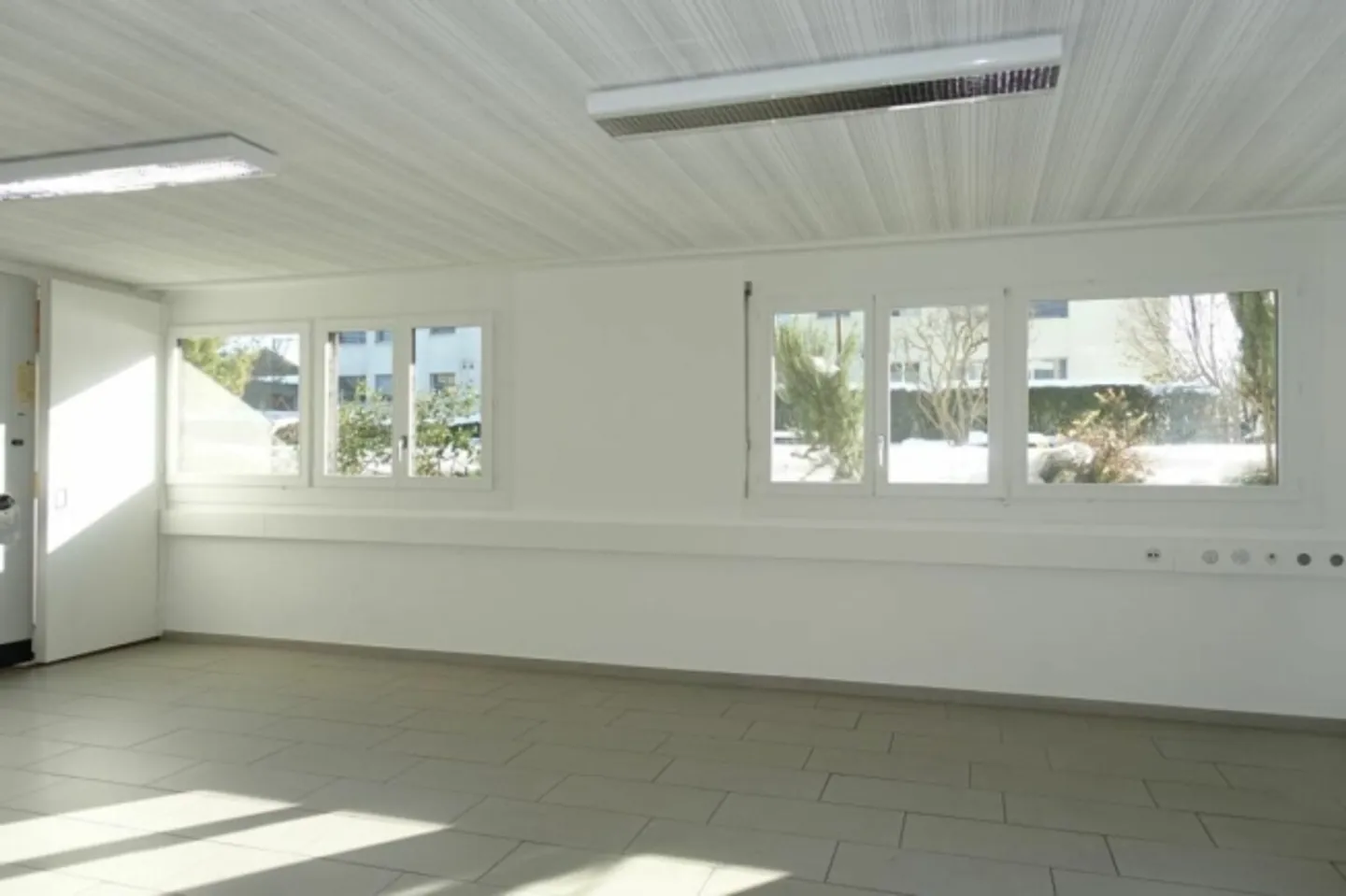 Espace de pratique ou de bureau au rez-de-chaussée - Photo 19 sur 20
