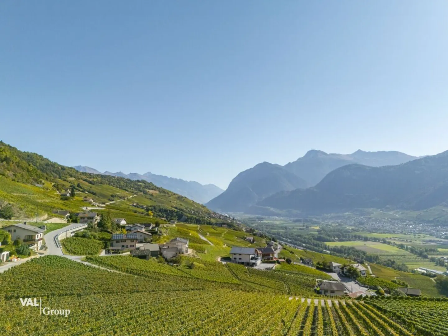 Nel cuore delle Alpi, un attico unico in cui luce ed eleganza si esprimono - Foto 9 di 9