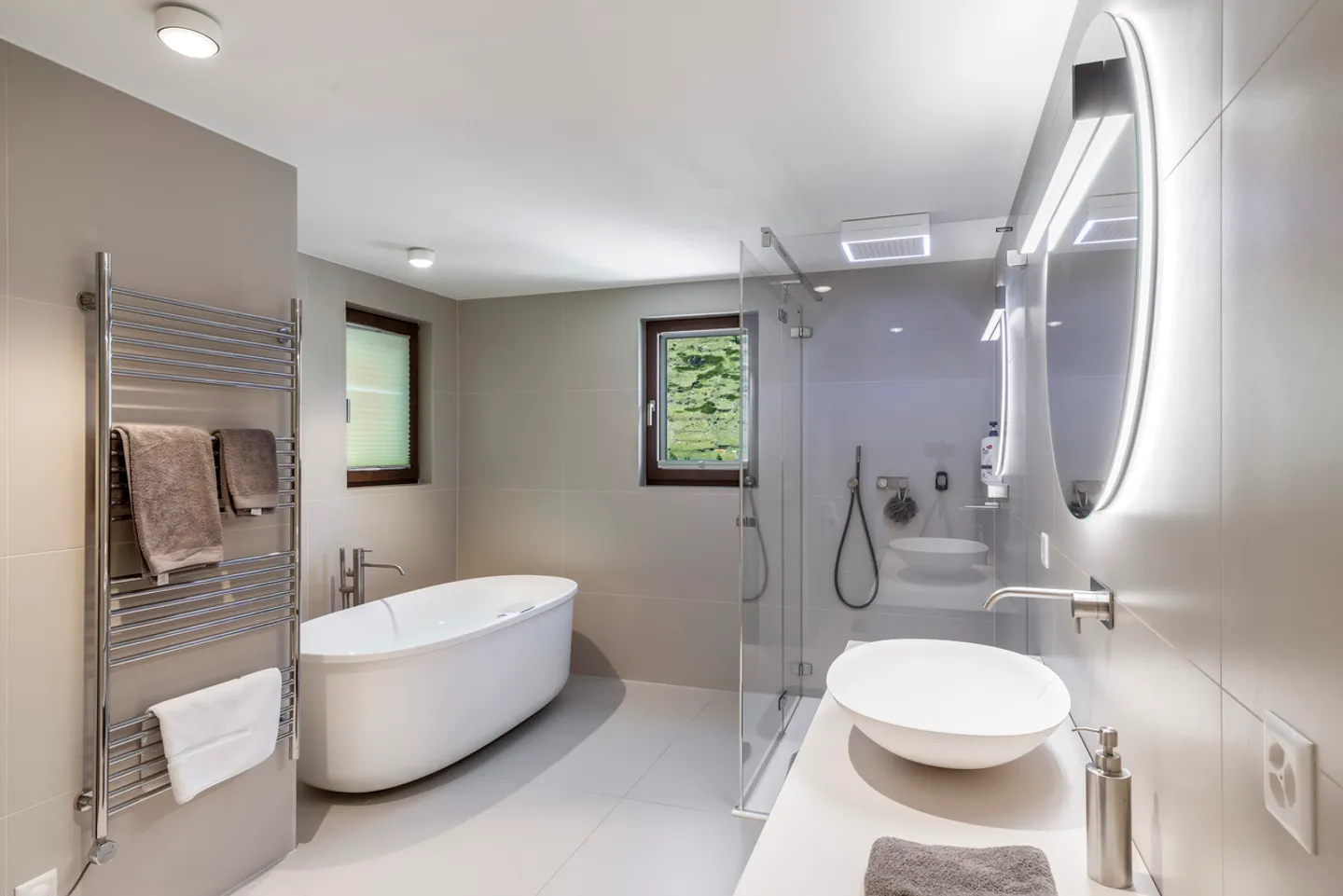 Appartement de 5,5 pièces très bien équipé et bien situé - Photo 9 sur 11