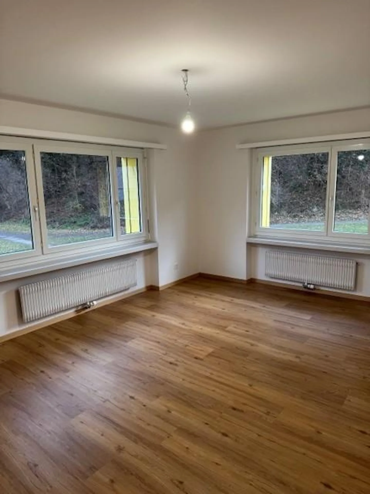 Friendly living with the family - Photo 1 of 6