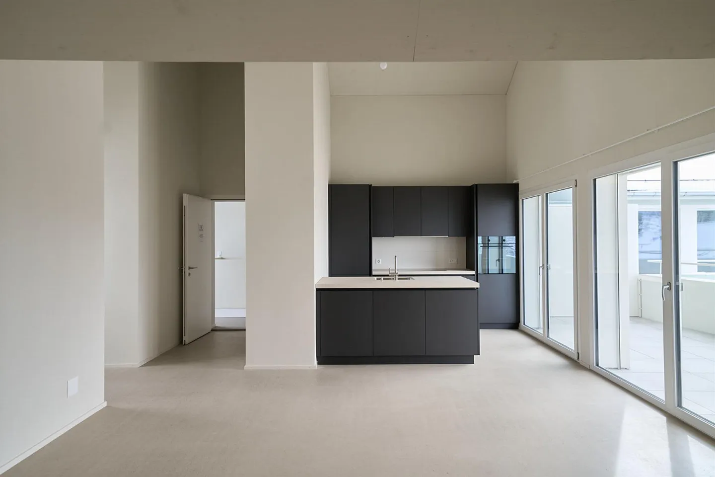 Moderne und zentralgelegene Wohnung im Eigentumsstandard - Foto 1 von 14