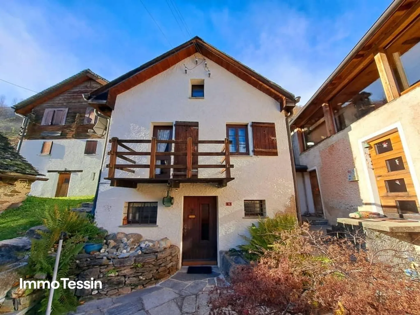 Cozy Rustico with beautiful views of the Ticino mountains - Photo 2 of 13