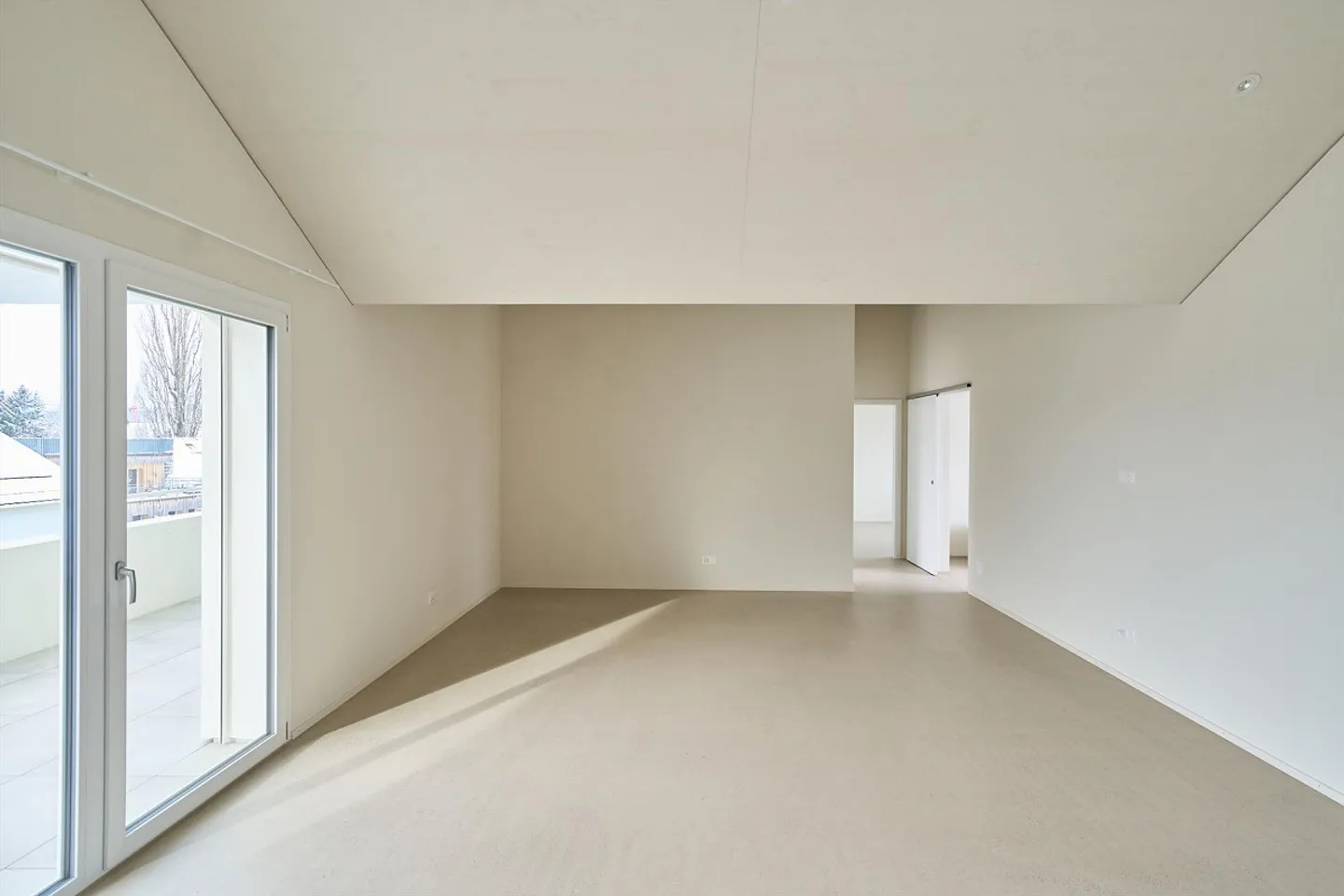 Moderne und zentralgelegene Wohnung im Eigentumsstandard - Foto 2 von 14