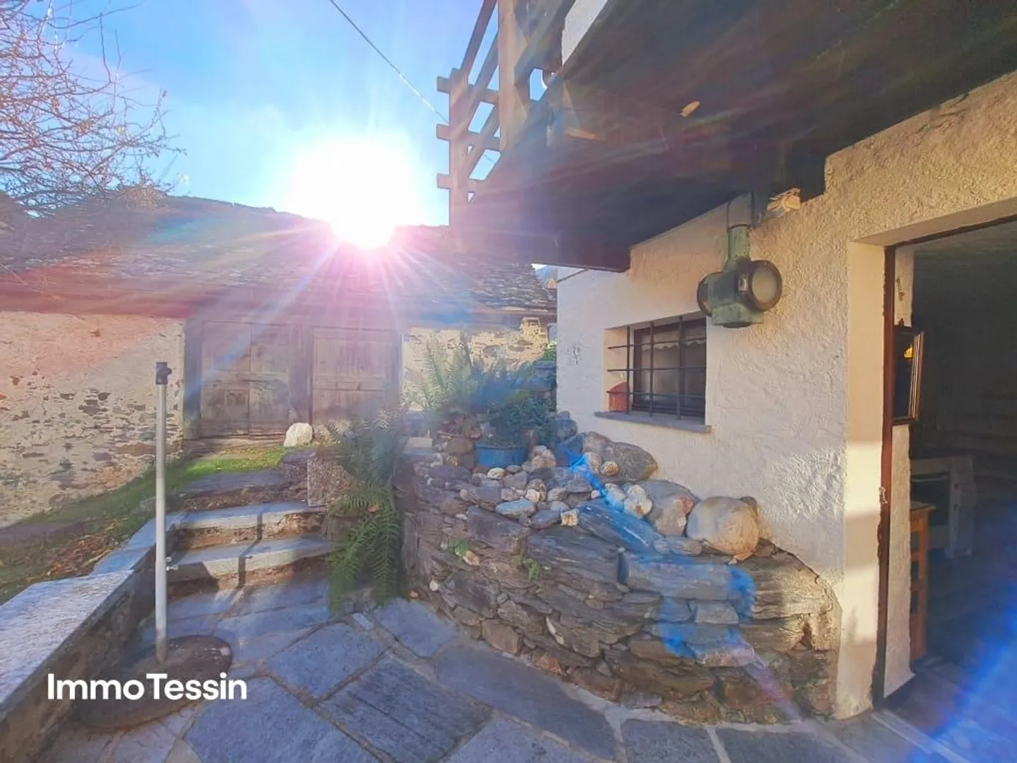 Cozy Rustico with beautiful views of the Ticino mountains - Photo 5 of 13