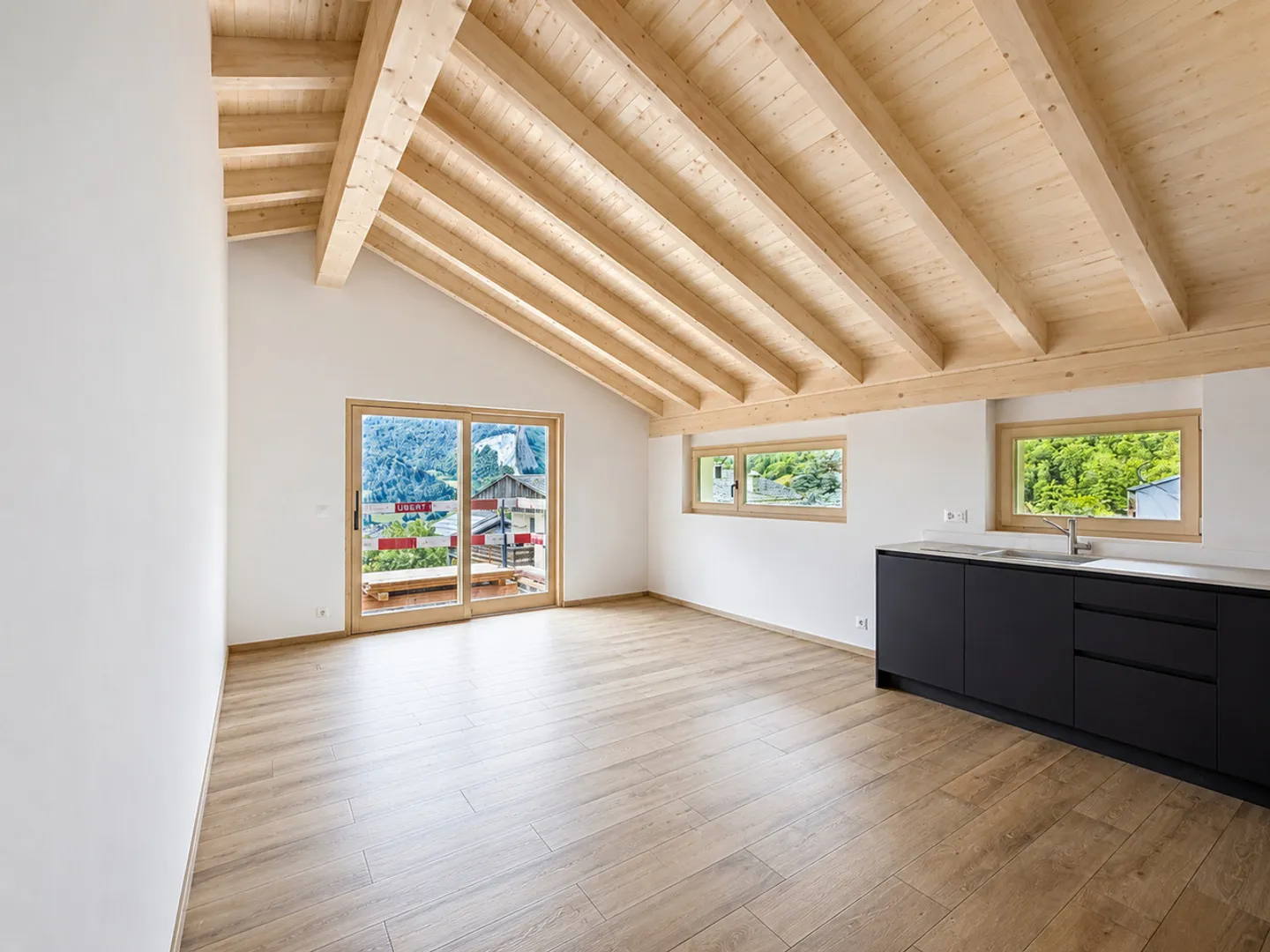 Charmante Wohnung mit Balkon - Foto 2 von 8