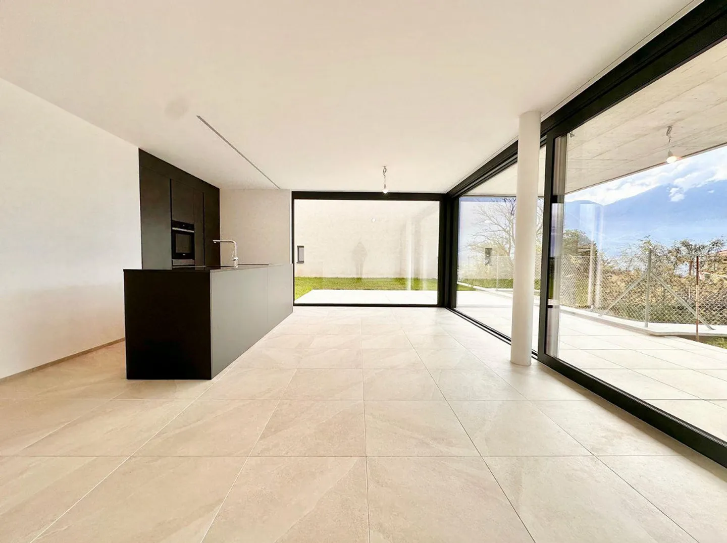 3.5-room apartments with private garden and lake view - Tenero - Photo 12 of 13