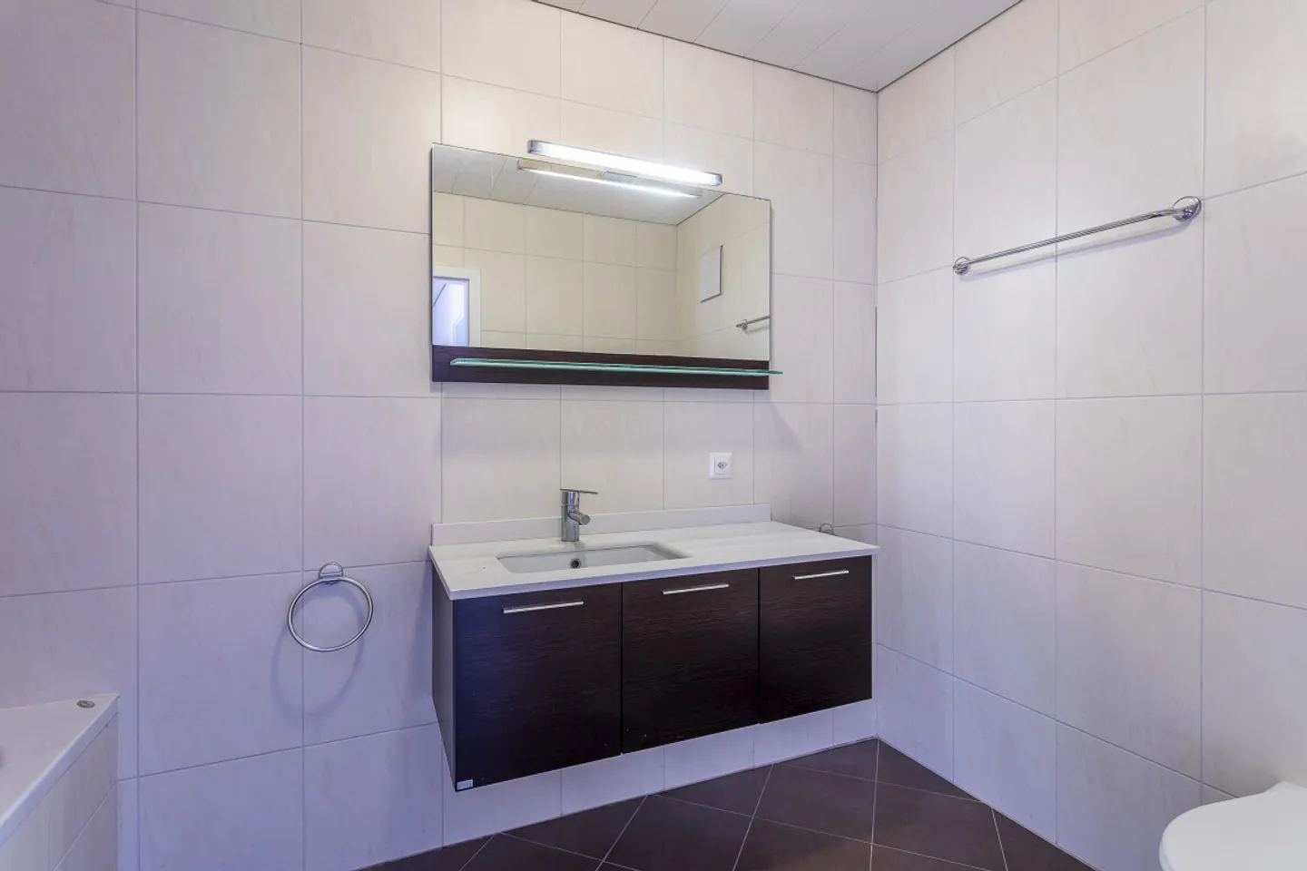 VILLA 5.5 ROOMS IN CHAVORNAY AVAILABLE IMMEDIATELY! - Photo 9 of 13
