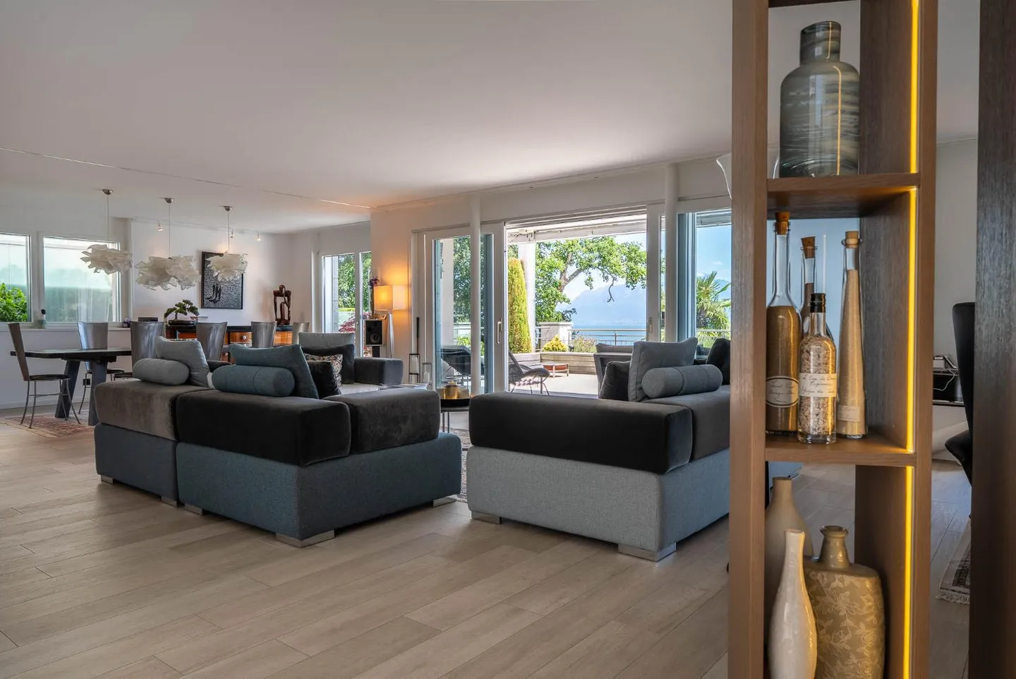 Penthouse - Photo 3 of 10