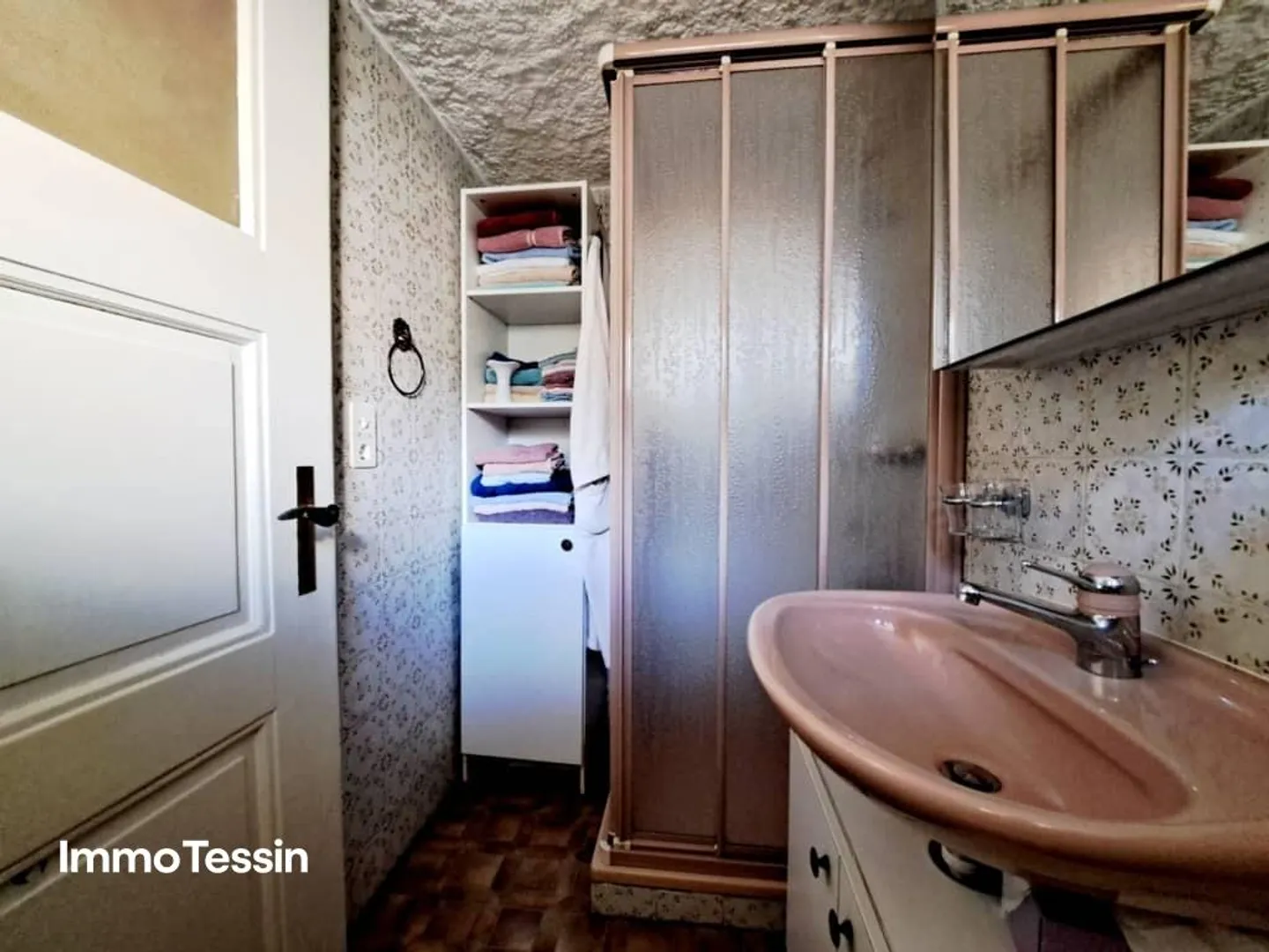 Cozy Rustico with beautiful views of the Ticino mountains - Photo 13 of 13